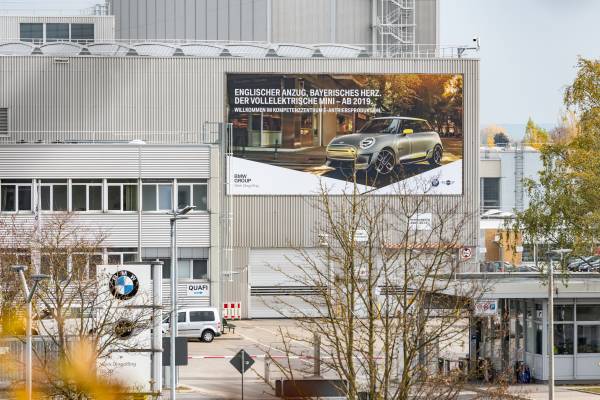 BMW Group Plant Dingolfing to supply batteries for all-electric Mini from 2019