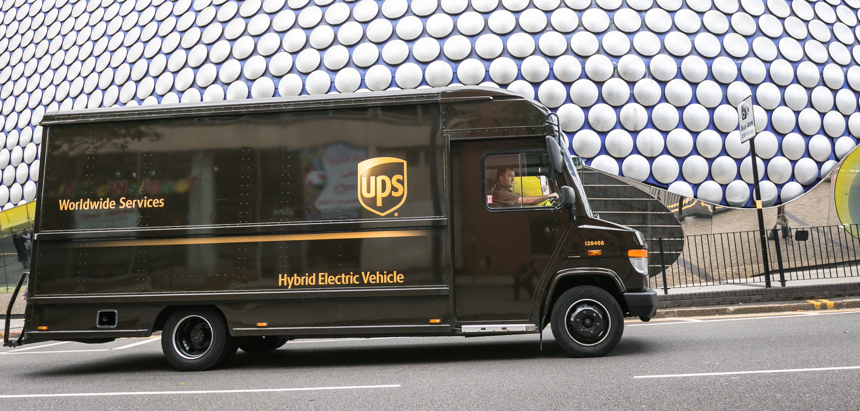 UPS Introduces groundbreaking Hybrid Electric Delivery Trucks 