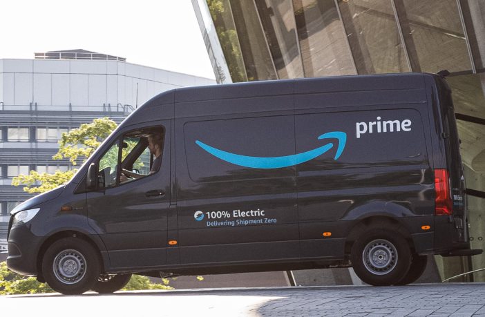 Mercedes-Benz delivers 1,800 electric vehicles to Amazon - Electric ...